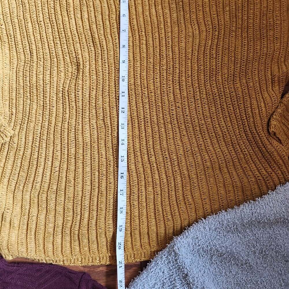 Lot of 3 Assorted Women's Knitted Pullover Sweaters Different Size M/L - Picture 9 of 10